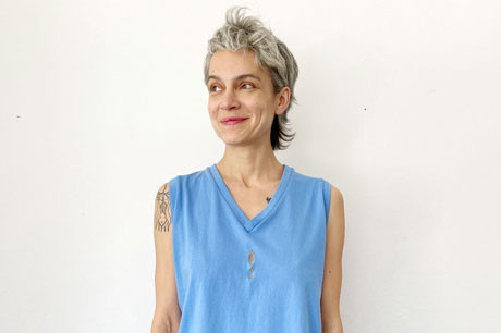 גופית פיגורה בצבע תכלת